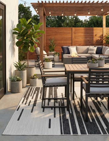 7' 10 x 10' Easy-Clean Modern Indoor / Outdoor Rug