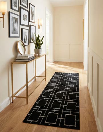2' x 6' Marilyn Monroe™ Glam Deco Runner Rug