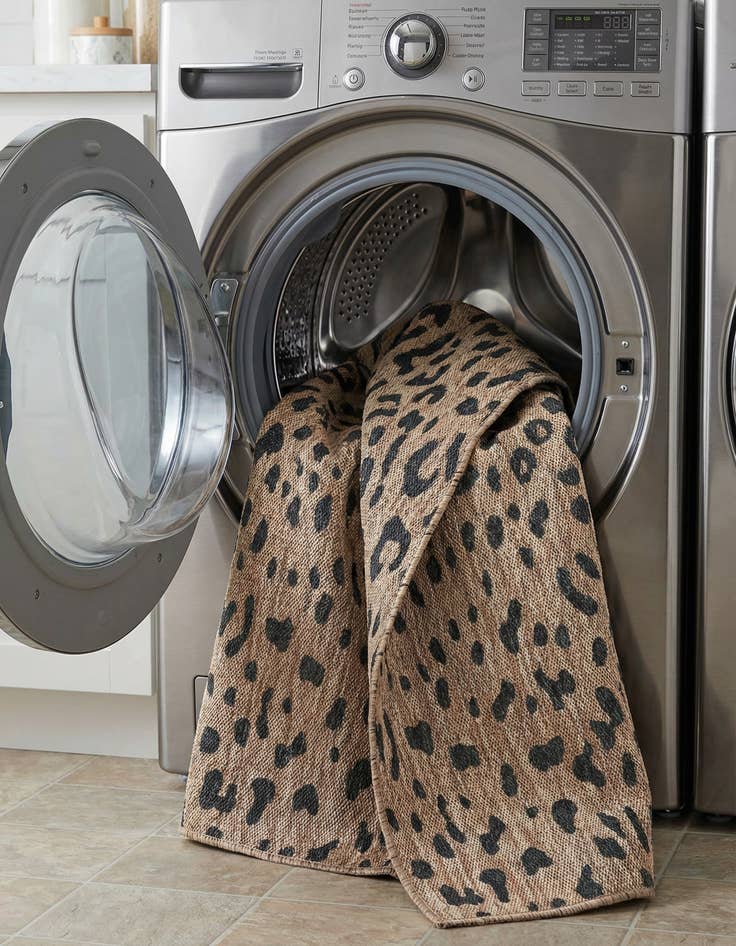 Detail image of 6' x 6'  Washable Safari Indoor / Outdoor Square Rug