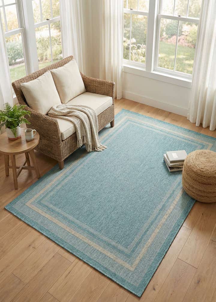 6' x 9' Easy-Clean Border Indoor / Outdoor Rug