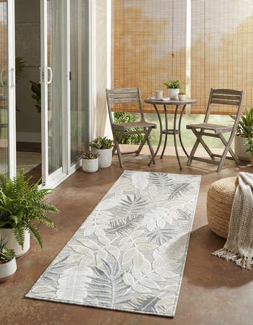 2' 2 x 5' 3 Easy-Clean Botanical Indoor / Outdoor Runner Rug
