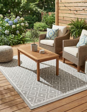 Gray Easy-Clean Lattice Indoor / Outdoor Rug