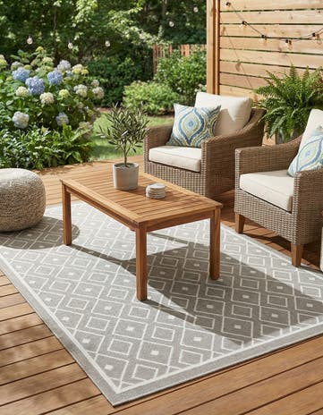Gray Easy-Clean Lattice Indoor / Outdoor Rug