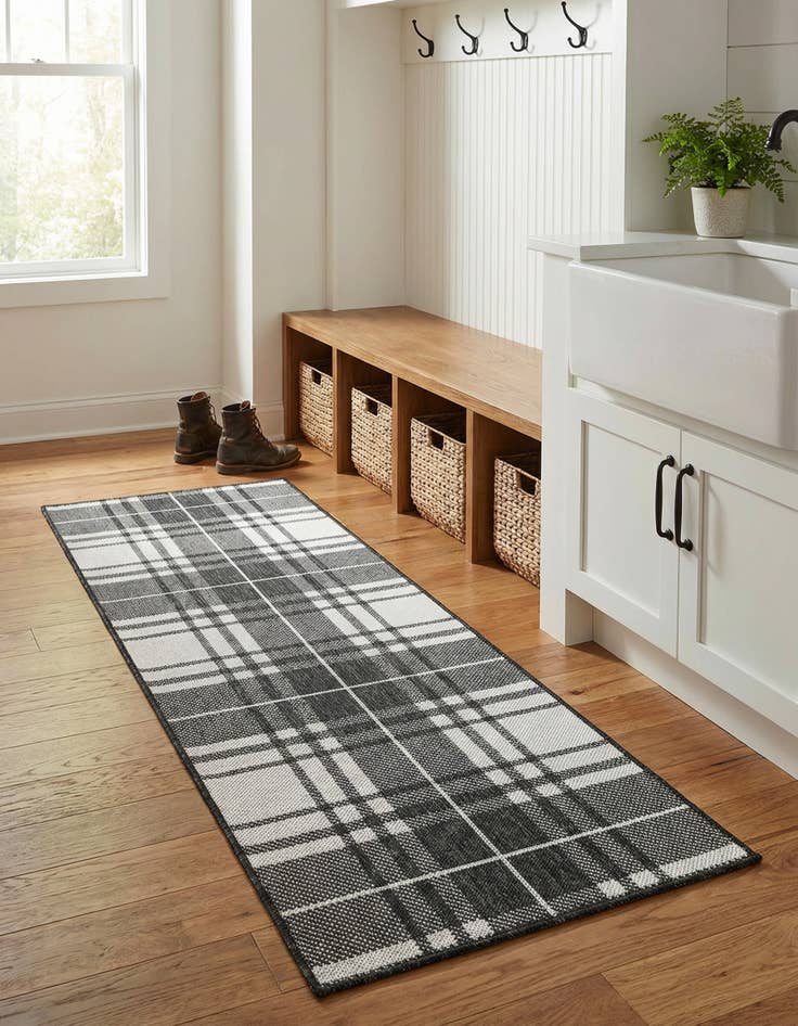 Detail image of 2' x 6'  Washable Checkered Indoor / Outdoor Runner Rug