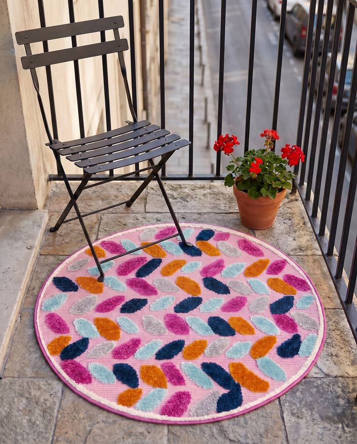 Detail image of 3' 3 x 3' 3 Easy-Clean Aruba Indoor / Outdoor Round Rug