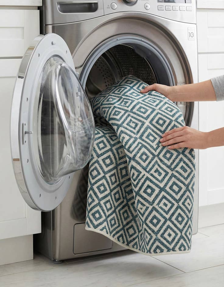 Detail image of  7' x 7'  Washable Jill Zarin Costa Rica Indoor / Outdoor Round Rug