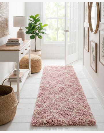 2' 7 x 10' Lattice Shag Runner Rug