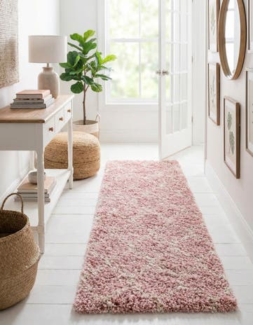 2' 7 x 10' Lattice Shag Runner Rug