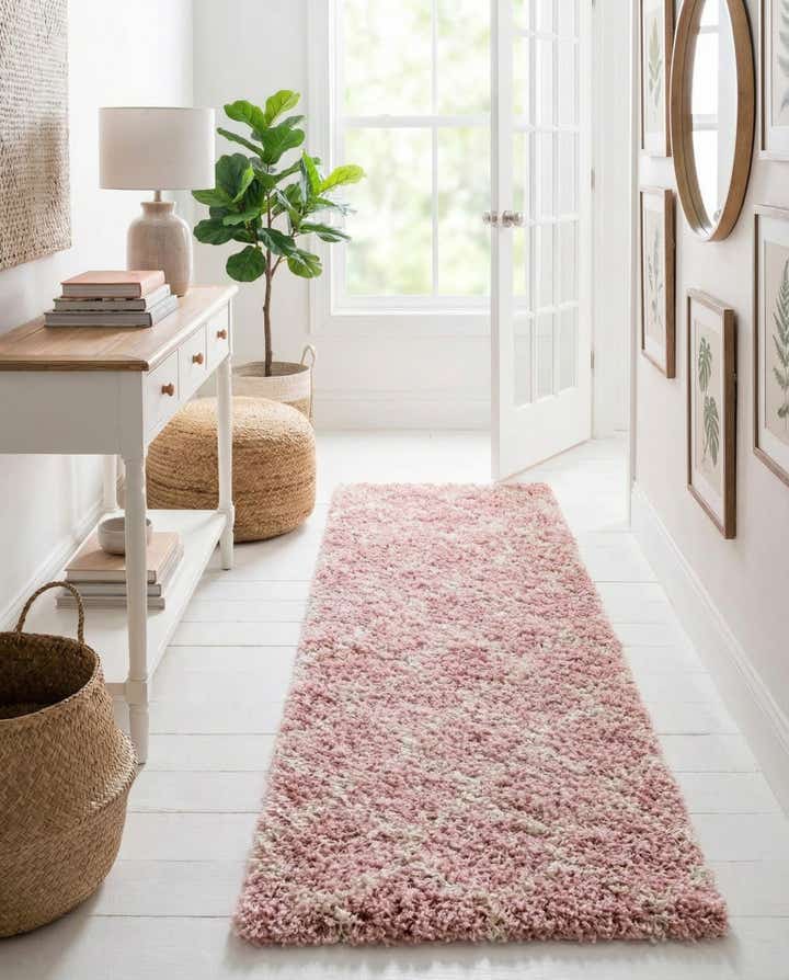 2' 7 x 10' Trellis Shag Runner Rug