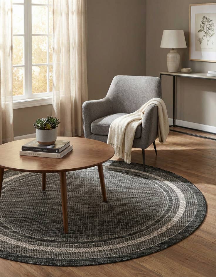 Detail image of 4' x 4'  Washable Border Indoor / Outdoor Round Rug