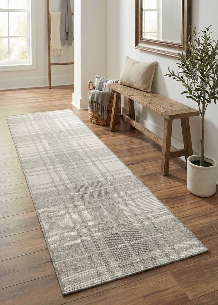 2' x 8' Easy-Clean Checkered Indoor / Outdoor Runner Rug