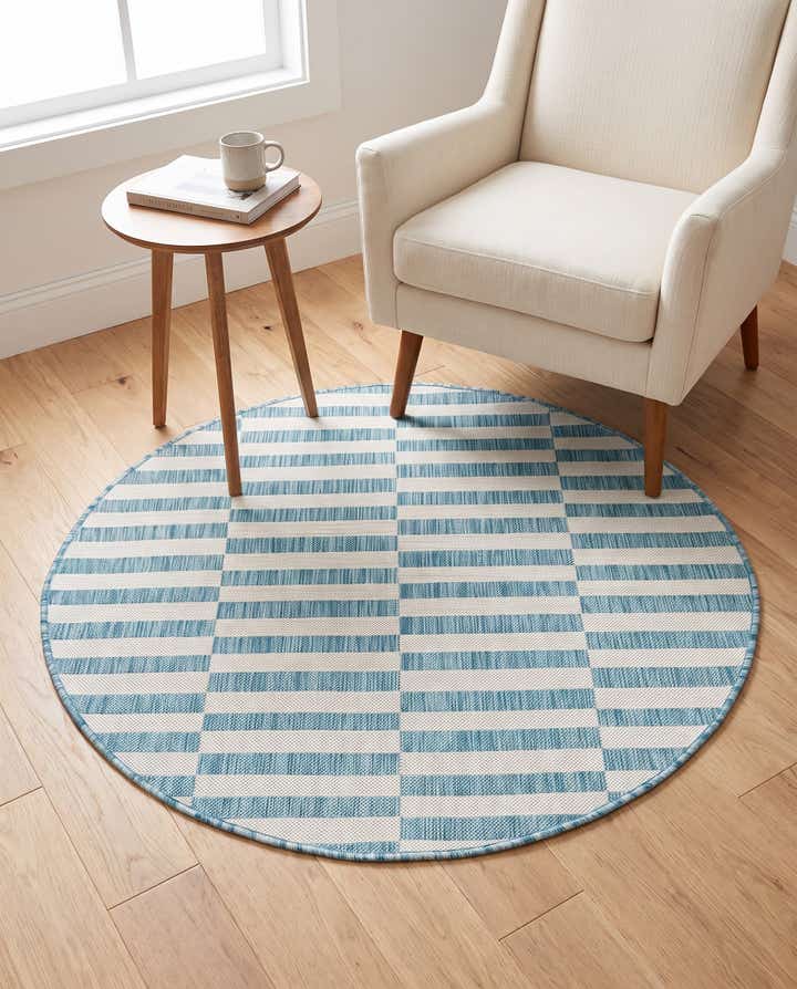 4' x 4' Easy-Clean Ribbon Indoor / Outdoor Round Rug