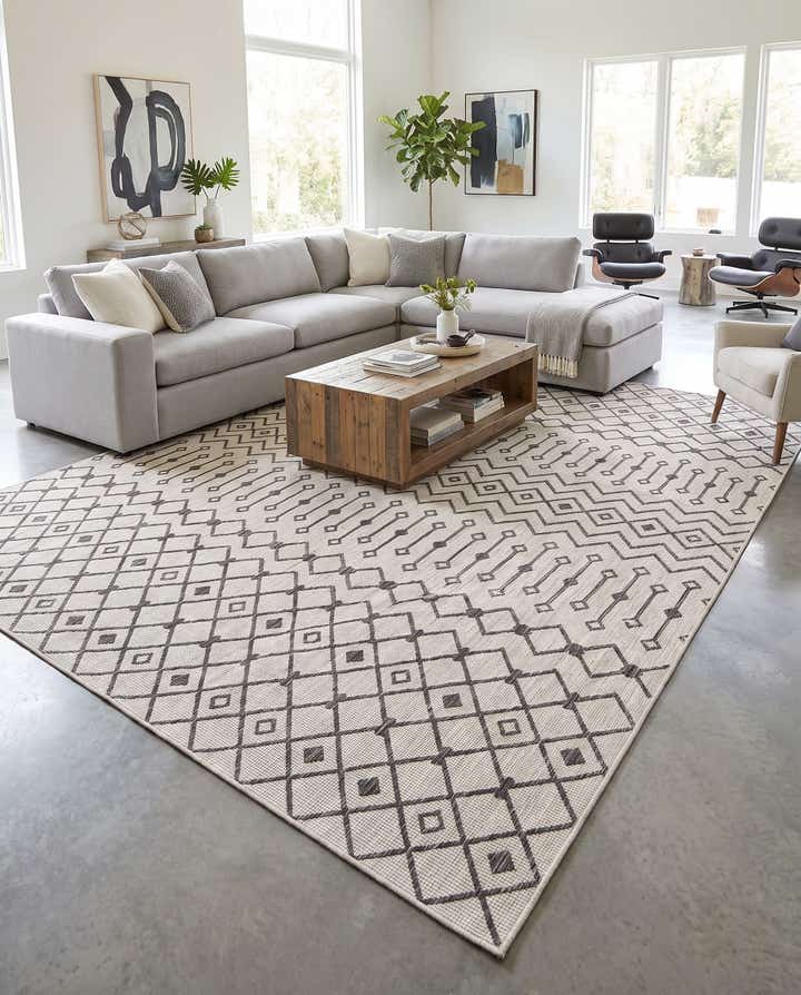 10' x 14' Easy-Clean Lattice Indoor / Outdoor Rug