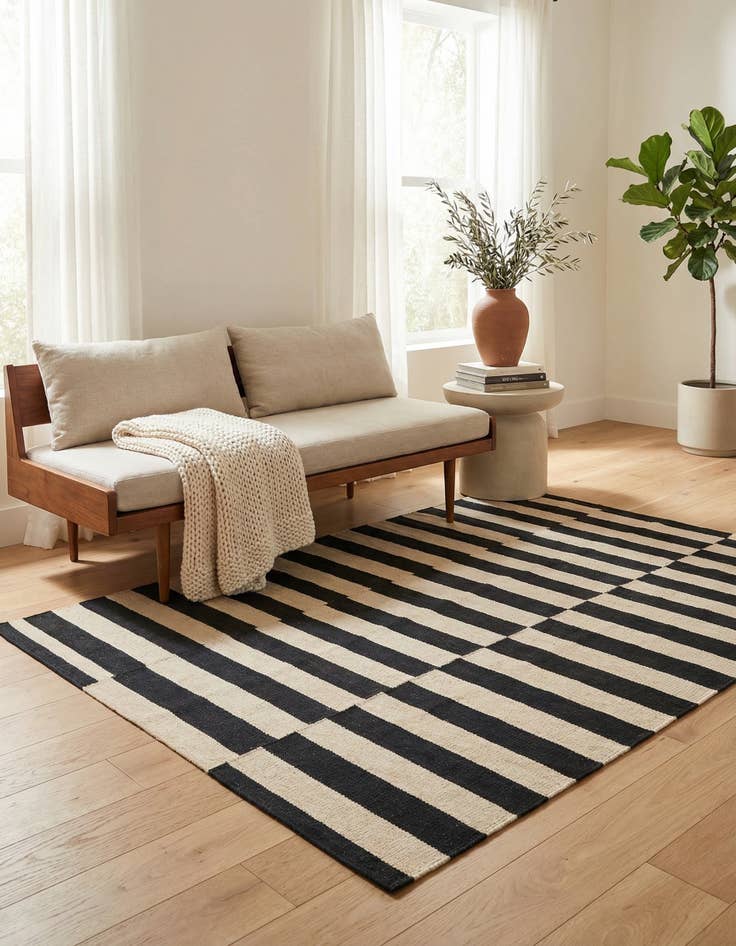 Detail image of 3' 4 x 4' 10  Hand Woven Kilim Modern Wool Rug