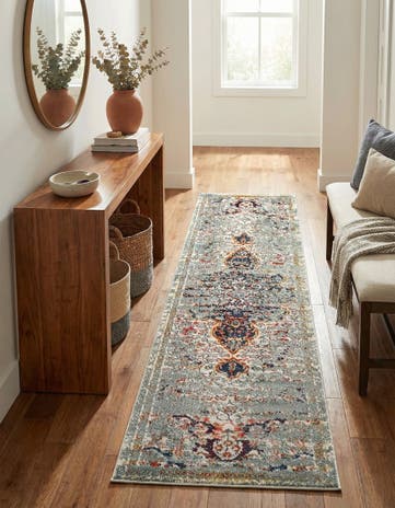 2' 6 x 7' 10 Fleur Runner Rug
