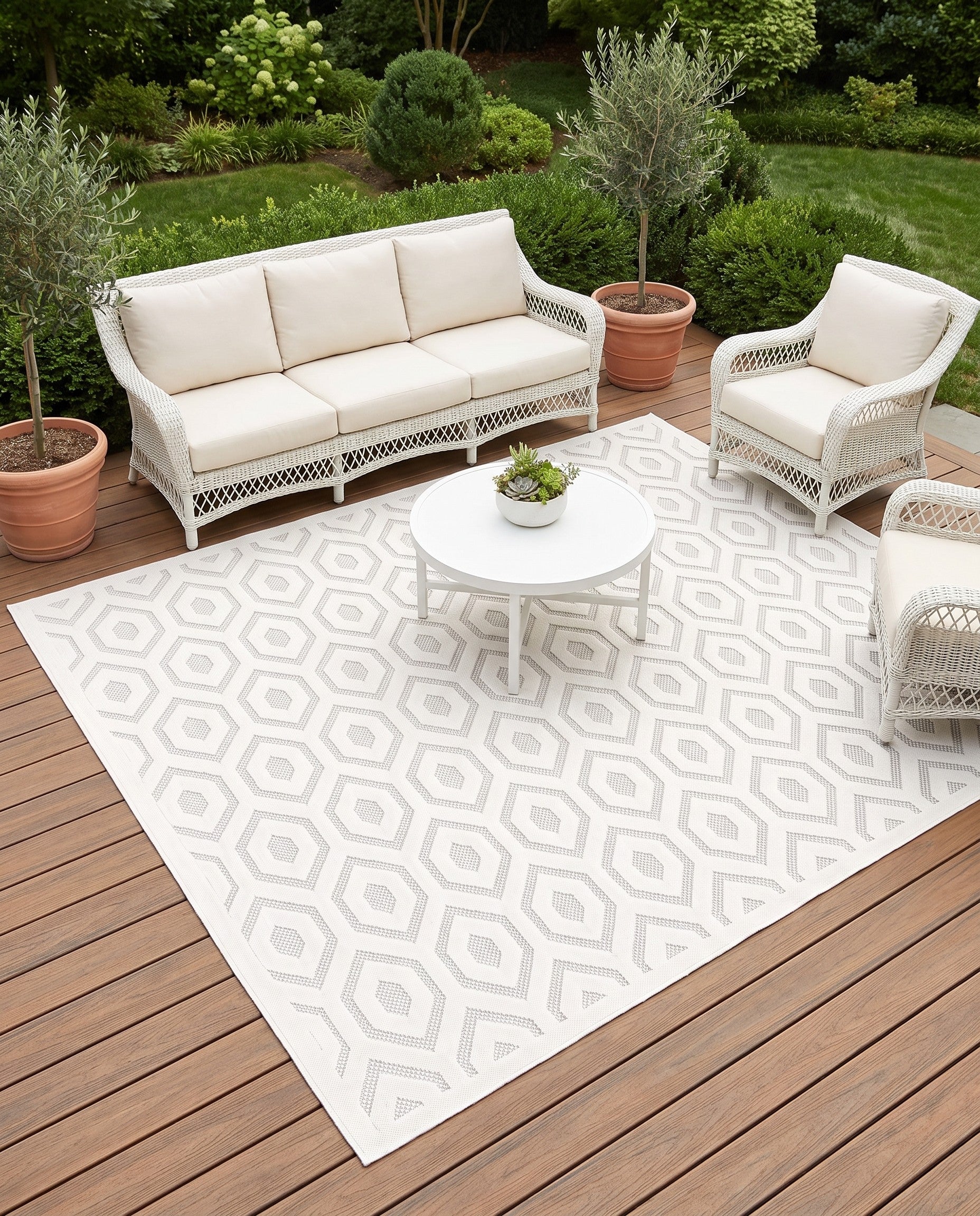 Ivory Easy-Clean Trellis Textured Indoor / Outdoor Square Rug