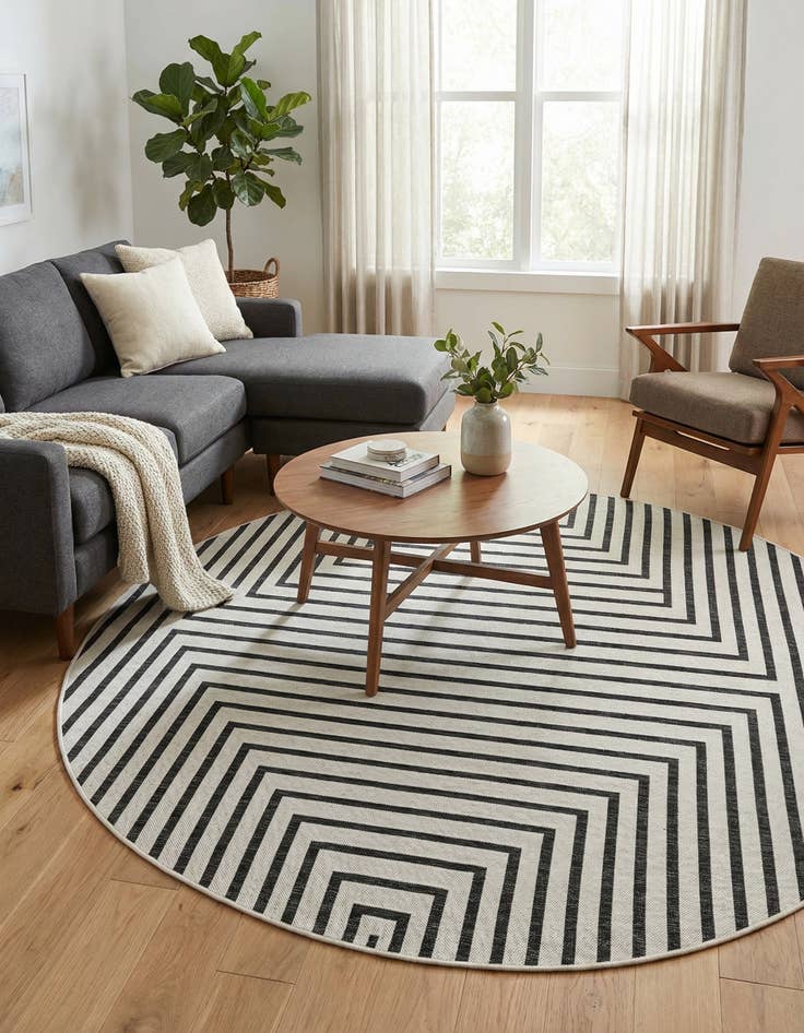 Detail image of 7' 10 x 7' 10 Easy-Clean Modern Indoor / Outdoor Round Rug