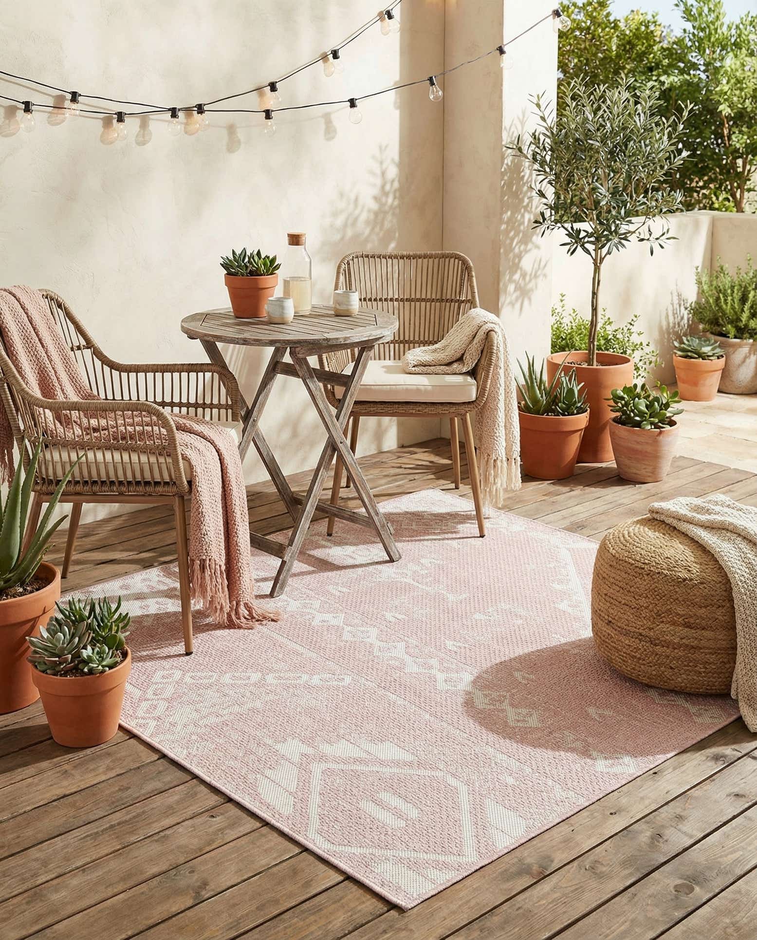 5' 3 x 5' 3 Easy-Clean Bohemian Indoor / Outdoor Square Rug