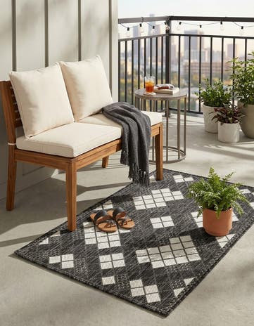 2' x 3' 1 Easy-Clean Modern Indoor / Outdoor Rug