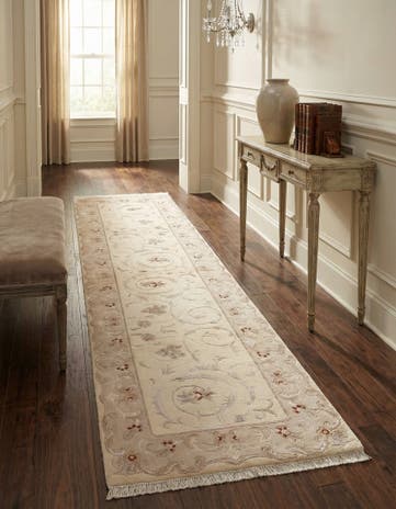 2' 7 x 10' Darya Runner Rug