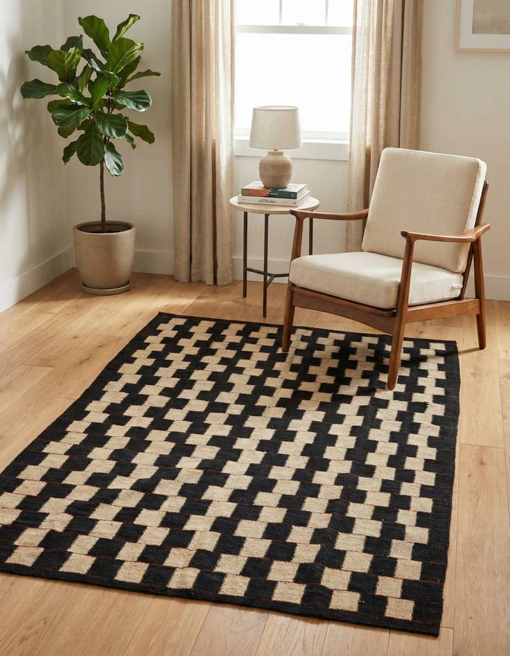 Detail image of 4' 2 x 5' 10 Hand Woven Kilim Modern Wool Rug