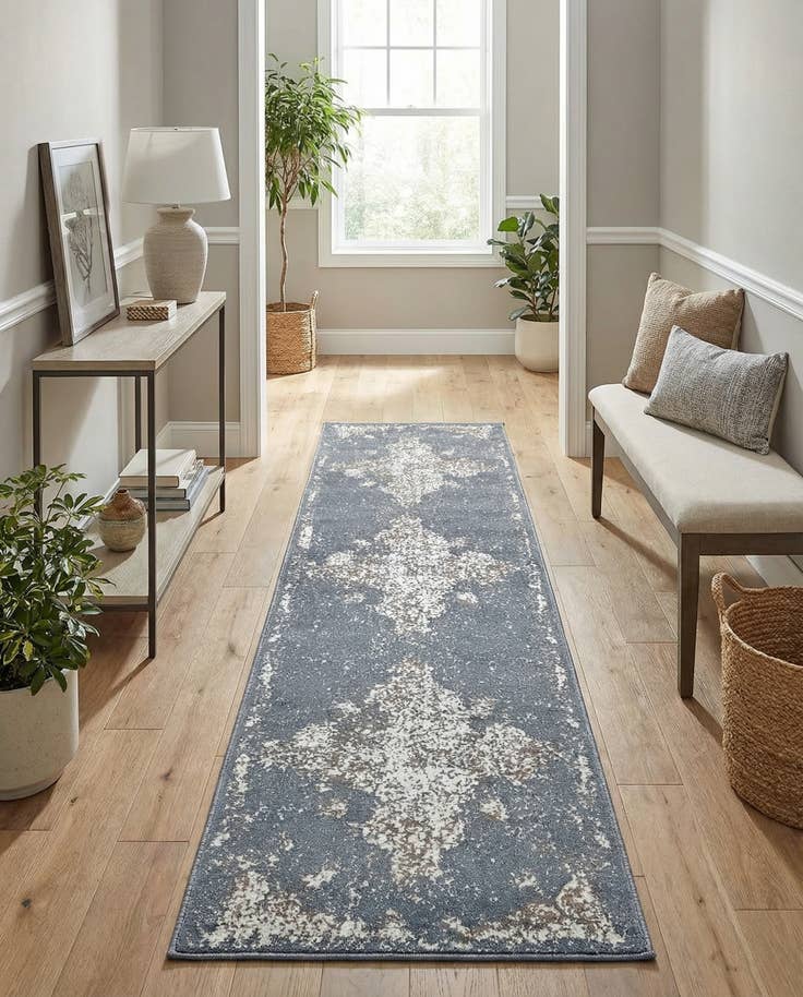 Detail image of 2' 7 x 10' Mojave Runner Rug