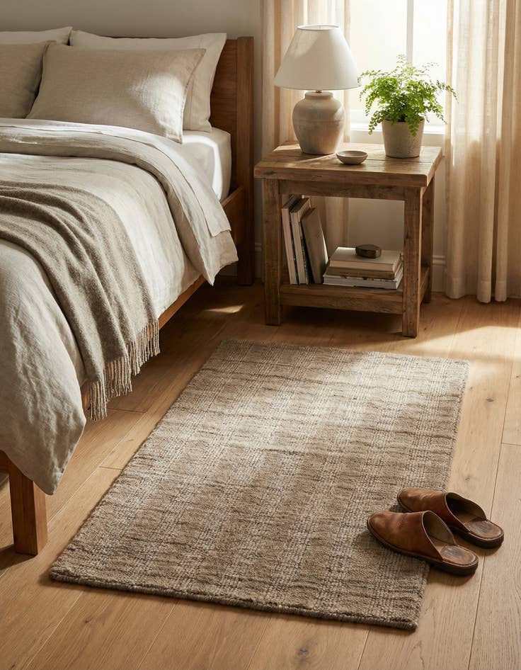 Detail image of 2' 1 x 3' 2  Hand Knotted Lana New Zealand Wool Rug