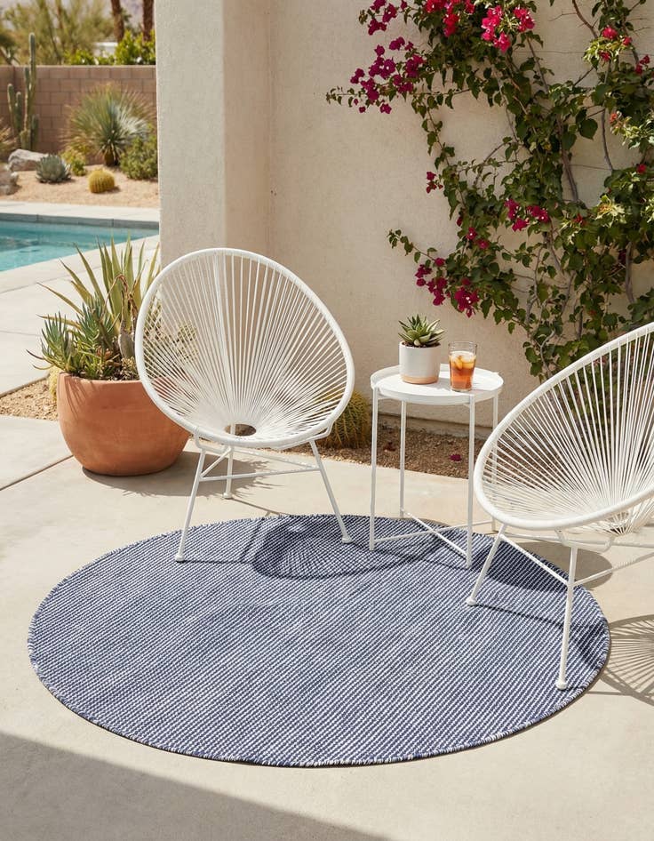 Detail image of  3' 3 x 3' 3  Washable Jill Zarin Palm Springs Indoor / Outdoor Round Rug