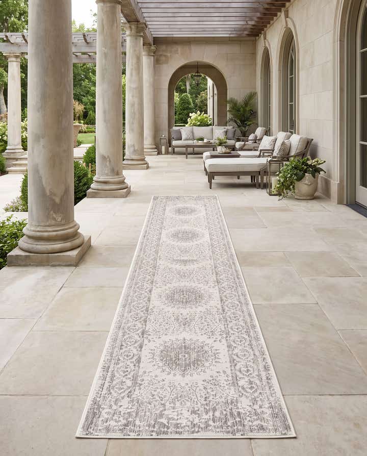 2' 7 x 12' Easy-Clean Traditional Indoor / Outdoor Runner Rug