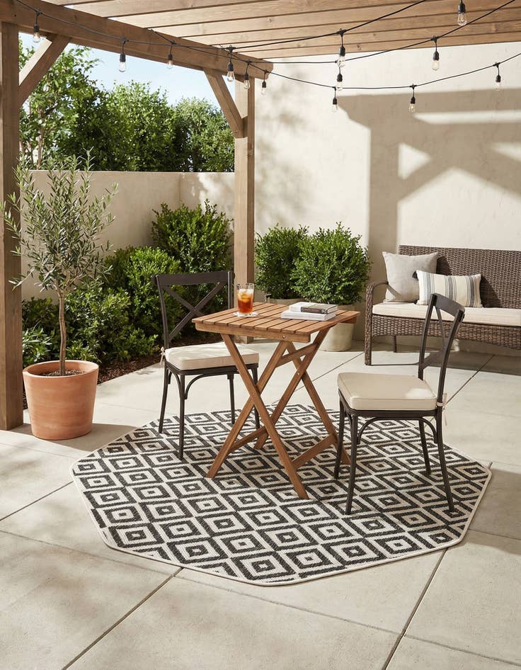 Detail image of 4' x 4'  Washable Jill Zarin Costa Rica Indoor / Outdoor Octagon Rug