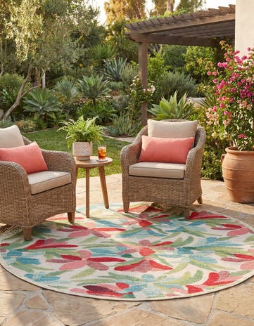 7' 10 x 7' 10 Easy-Clean Casablanca Indoor / Outdoor Round Rug