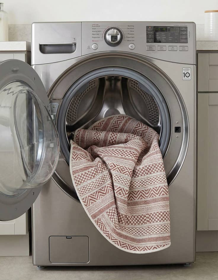 Detail image of 3' x 3'  Washable Striped Indoor / Outdoor Round Rug