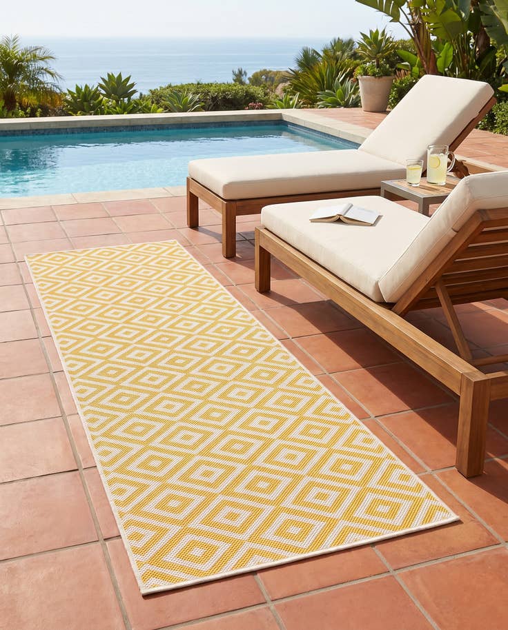 Detail image of 2' x 6' Easy-Clean Jill Zarin Costa Rica Indoor / Outdoor Runner Rug