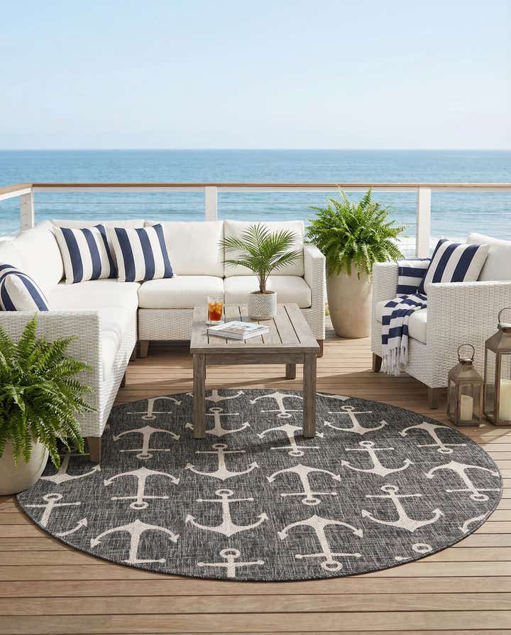 7' 10 x 7' 10 Easy-Clean Coastal Indoor / Outdoor Round Rug