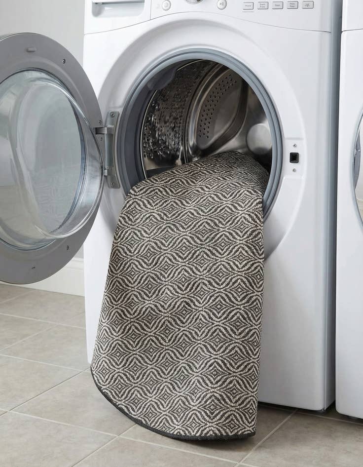 Detail image of 6' x 6'  Washable Trellis Indoor / Outdoor Round Rug