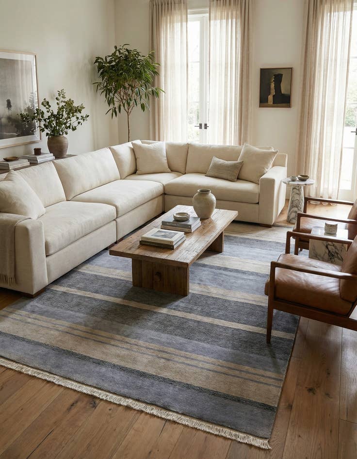 Detail image of 6' 6 x 9' 9  Hand Knotted Darya Wool Rug