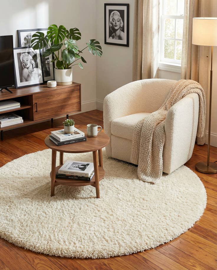 Detail image of 5' 3 x 5' 3 Marilyn Monroe™ Shag Round Rug