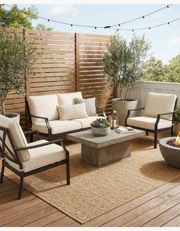 7' x 10' Easy-Clean Modern Indoor / Outdoor Rug