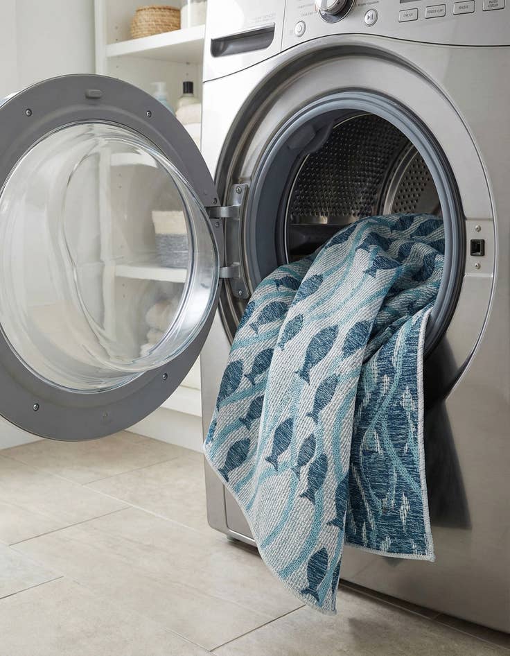 Detail image of  7' 10 x 7' 10  Washable Coastal Indoor / Outdoor Square Rug