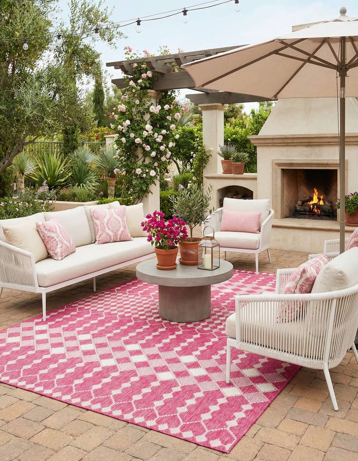 Detail image of 10' x 14'  Washable Trellis Indoor / Outdoor Rug