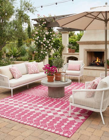 10' x 14' Easy-Clean Lattice Indoor / Outdoor Rug