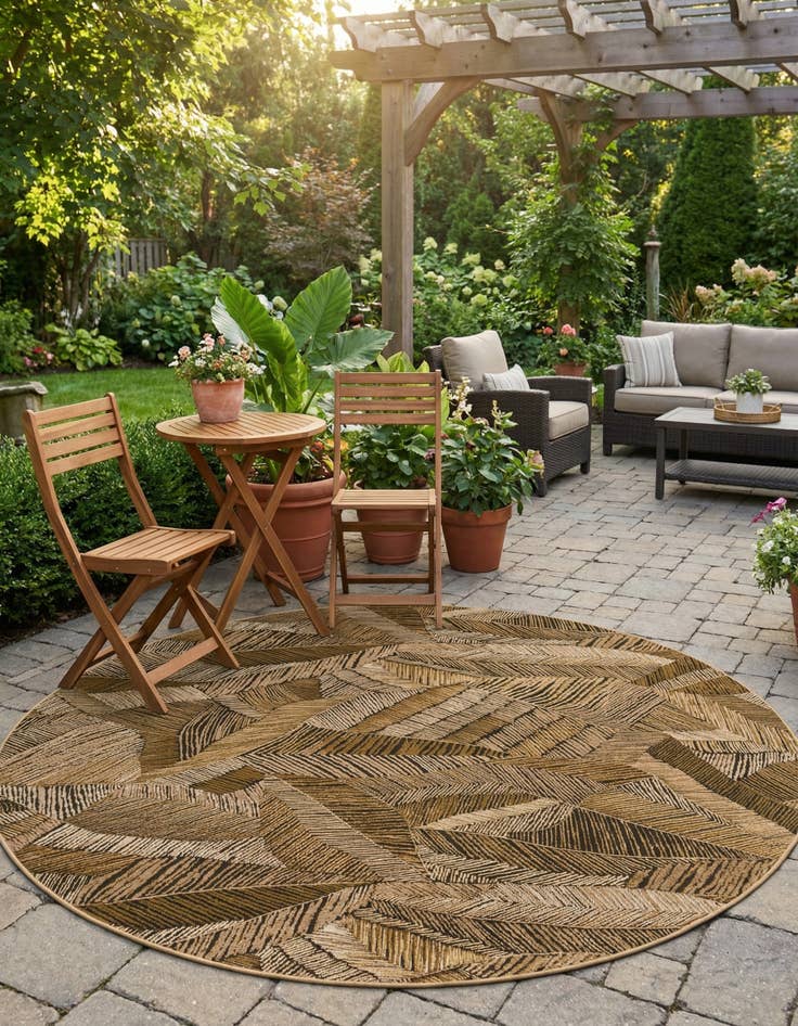 Detail image of 10' x 10'  Washable Botanical Indoor / Outdoor Round Rug