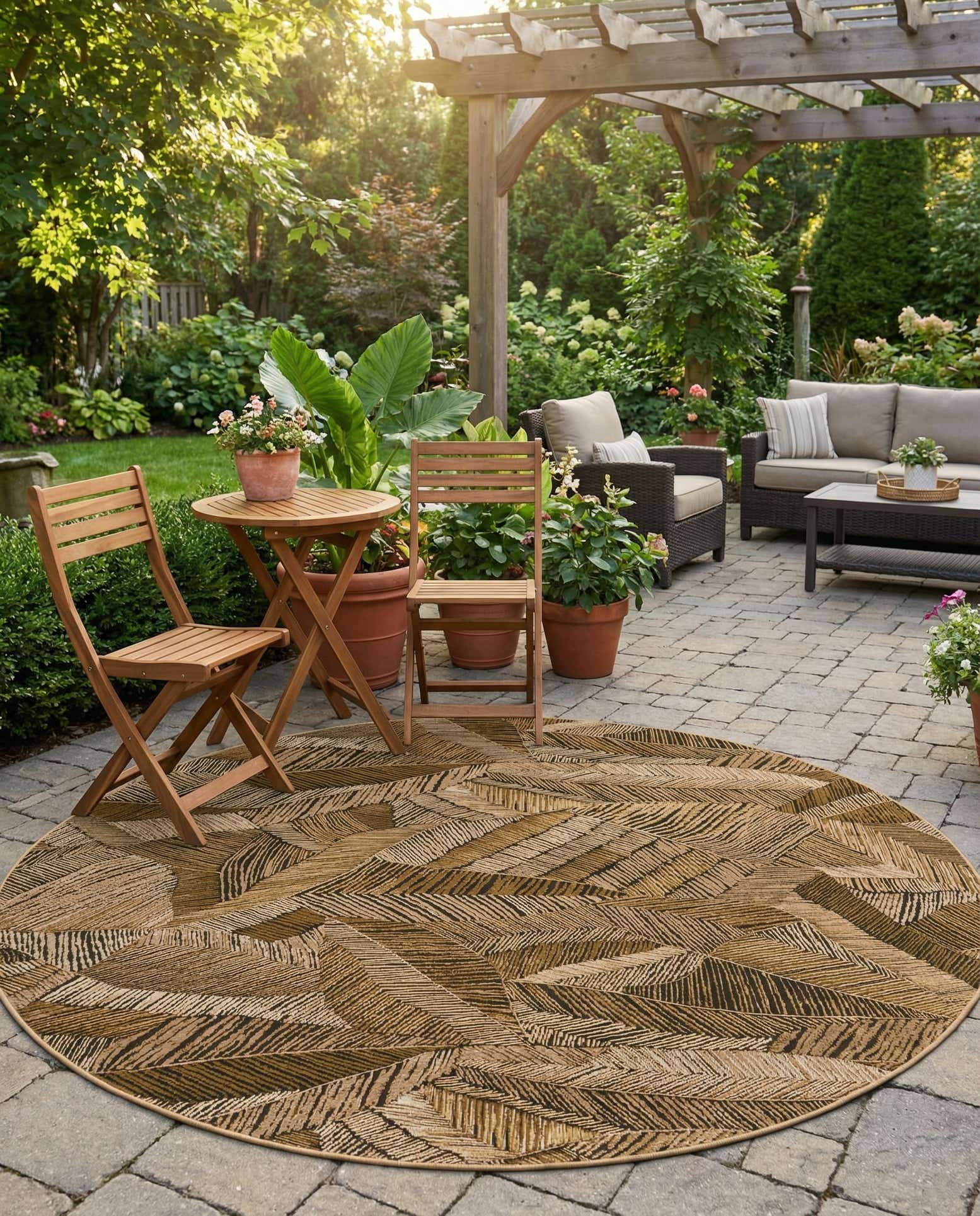 10' x 10' Easy-Clean Botanical Indoor / Outdoor Round Rug