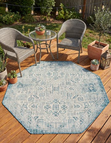 5' 3 x 5' 3 Easy-Clean Aztec Indoor / Outdoor Octagon Rug