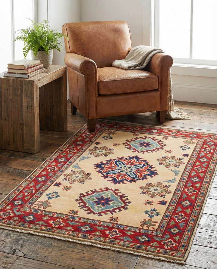 2' 9 x 4' 2 Hand Knotted Kazak Rug