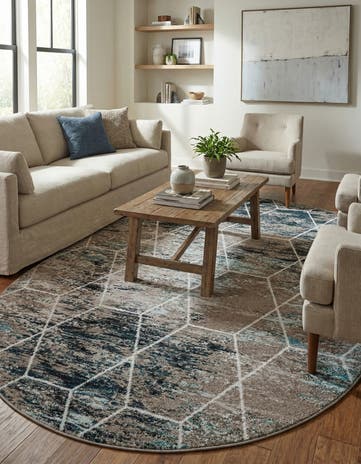 7' x 10' Lattice Frieze Oval Rug