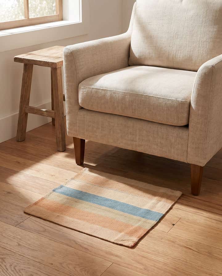 1' 7 x 1' 8 Hand Woven Pillow Wool Square Rug