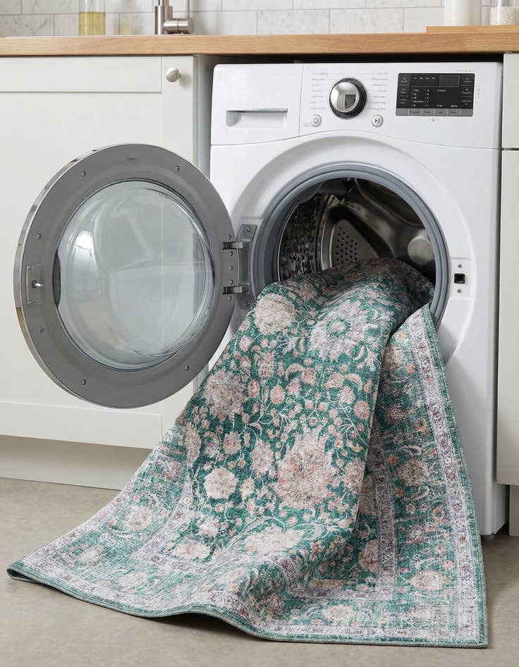 Detail image of 5' x 8' Yara Rug