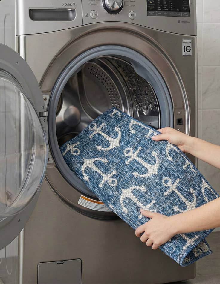 Detail image of 2' x 3'  Washable Coastal Indoor / Outdoor Rug