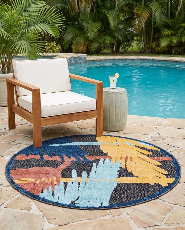 3' 3 x 3' 3 Easy-Clean Belize Indoor / Outdoor Round Rug